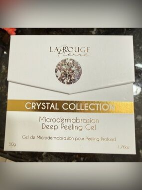 La Rouge Pierre Crystal Collection Microdermabrasion Deep Peeling Gel - New